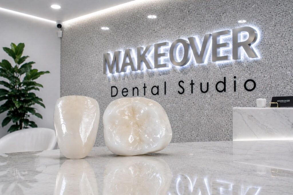 Porcelain crowns Makeover Dental Studio, Tijuana